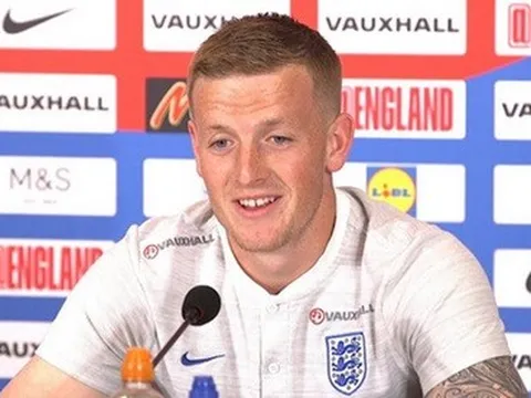 Pickford chỉ trích sai lầm của Alisson