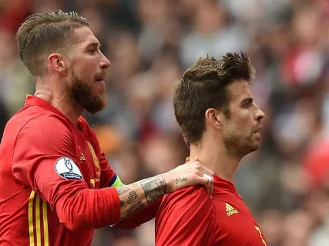 Pique và Ramos lại khiến nội bộ tuyển Tây Ban Nha chia rẽ