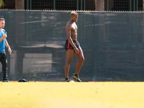 Pogba khoe bụng 6 múi, ngày trở lại không còn xa