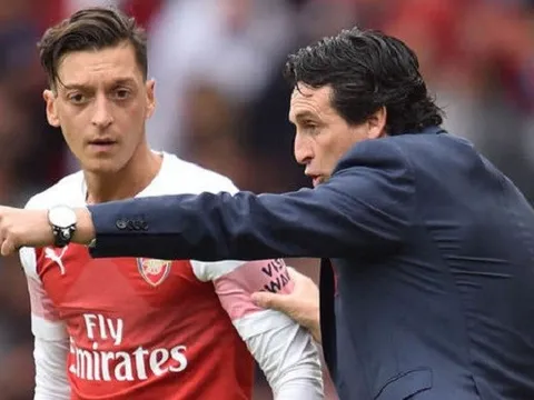 Premier League coi chừng, Emery đang luyện Ozil tuyệt chiêu mới