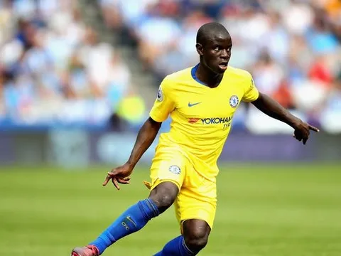 Fan Chelsea chất vấn Sarri về vai trò của Kante