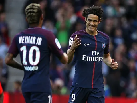 Fan PSG huýt sáo phản đối Neymar, đòi trả penalty cho Cavani