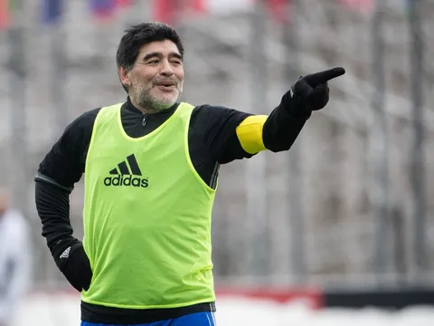 Quá thất vọng, Maradona đòi trở lại dẫn dắt tuyển Argentina