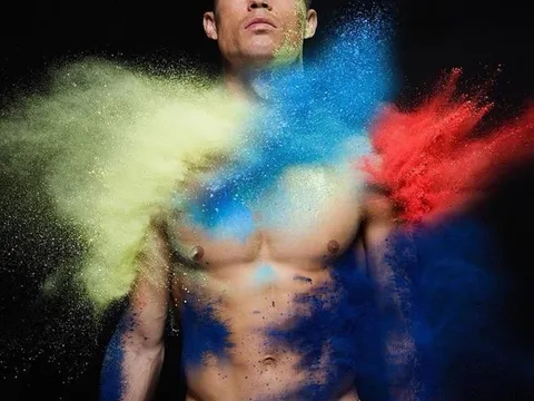 Ra mắt mẫu đồ lót mới, Ronaldo để lộ body siêu chuẩn