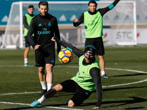 Ramos ngầu như chiến binh trong buổi tập của Real Madrid