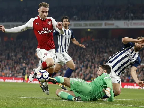 Ramsey chói sáng với vai trò "lạ lẫm"