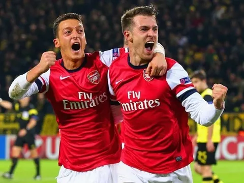 Ramsey, Ozil lên tuyển thăng hoa: Trăm sự tại Wenger?