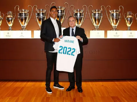 Raphael Varane rạng rỡ gia hạn hợp đồng với Real Madrid