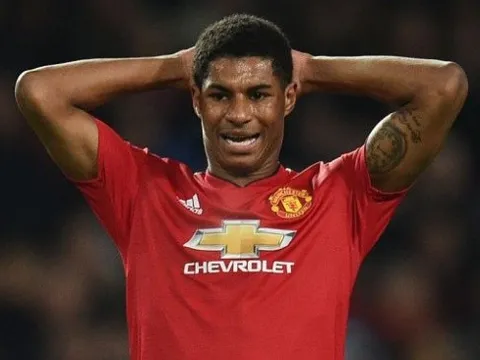 Rashford hoá 'thánh lốp', Mourinho chán nản quay đi trong thất vọng