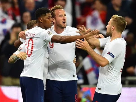 Rashford lại nổ súng, đàn anh nói lời "chuẩn không cần chỉnh"