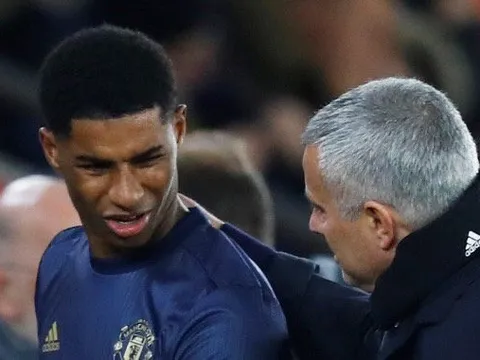Rashford nói gì với Mourinho trước khi bị thay ra?