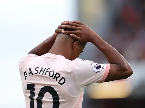 Cay cú vì thẻ đỏ, Rashford làm điều không đẹp trong phòng thay đồ M.U