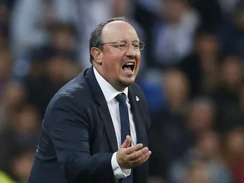 HLV Benitez bức xúc đáp trả chỉ trích sau trận thua Chelsea