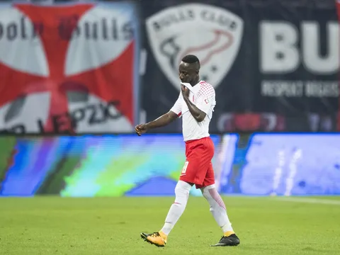 RB Leipzig 2-2 Monchengladbach: Rượt đuổi kịch tính, Keita dính thẻ đỏ