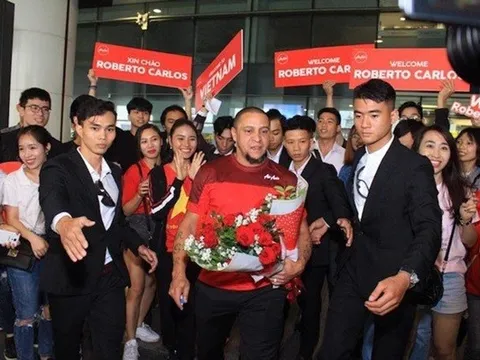 Roberto Carlos “đặt cả người” nằm cửa Việt Nam vô địch AFF Cup