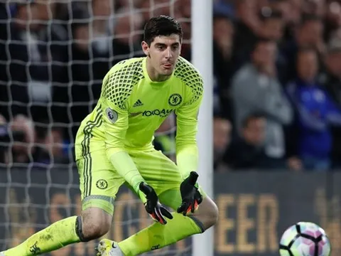 Quên De Gea, Real muốn có Courtois?