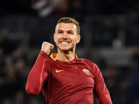 Real gọi điện, sao Roma từ chối bắt máy