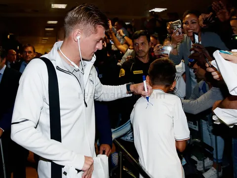 Real Madrid bất ngờ được chào đón nồng nhiệt ở xứ Catalunya