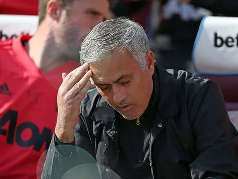 Mourinho sẽ bị 'đá' khỏi M.U nếu không làm được điều này