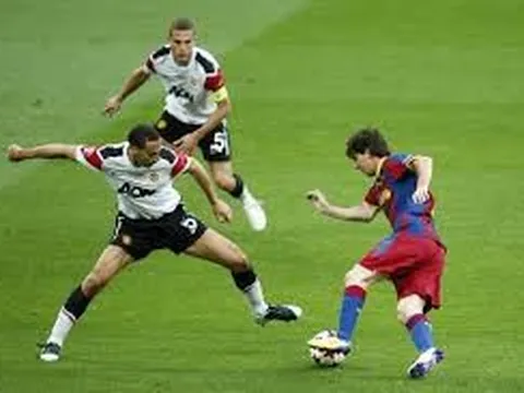 Rio Ferdinand đã 'bắt chết' Messi thế nào?