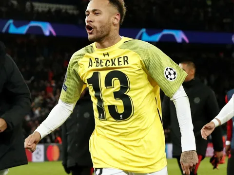Robertson thẳng thắn khẳng định PSG câu giờ, chỉ trích Neymar