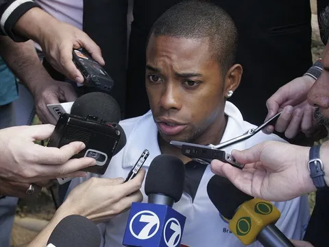 Robinho, từ thần đồng bóng đá đến scandal hiếp dâm gây rúng động