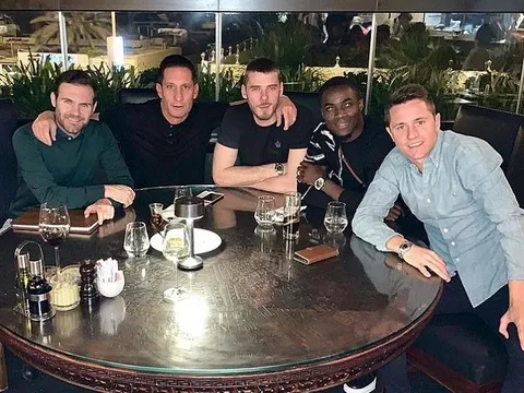 Rời nước Anh, dàn sao Man Utd làm gì trong nắng ấm ở Dubai?