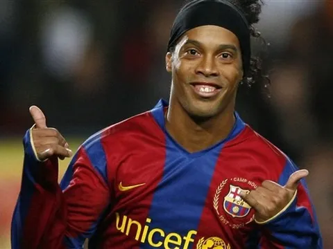 Ronaldinho chạy đua vào Thượng viện Brazil