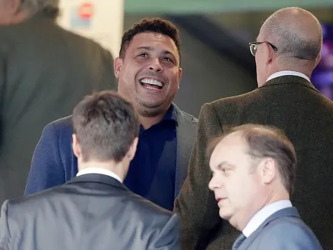 Ronaldo bất ngờ trở lại Madrid