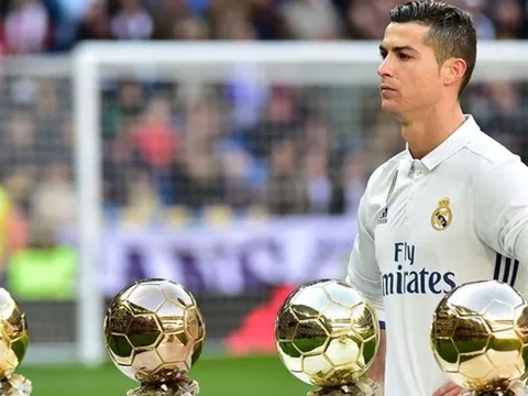 Ronaldo chỉ xứng danh Quả bóng vàng nửa mùa?