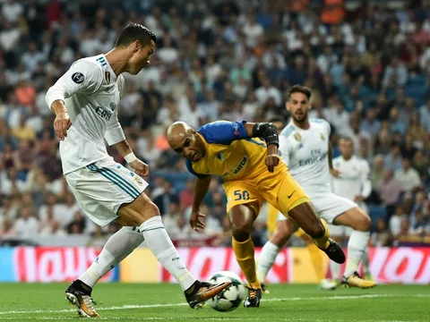 Ronaldo có cú đúp, Real Madrid thắng dễ APOEL Nicosia