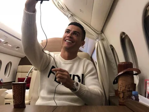 Ronaldo gặp hạn vì vụ "bom tấn" của Cardiff mất tích
