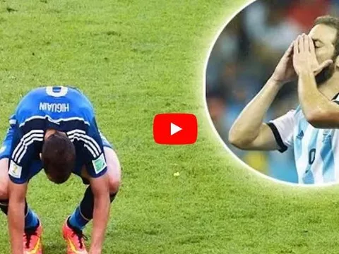 Ronaldo, Higuain, Neymar, Lukaku và những pha bỏ lỡ khó đỡ nhất
