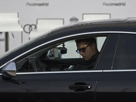 Ronaldo khoe siêu xe mạnh mẽ nhất nhì hành tinh
