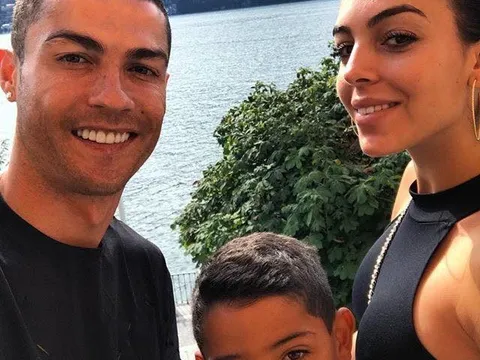 Ronaldo làm gì trong ngày Real Madrid thảm bại?