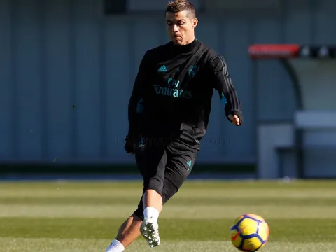 Ronaldo luyện sút cật lực trong cơn khát bàn thắng
