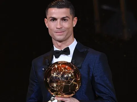 Ronaldo thách thức Messi cho Quả bóng vàng 2018