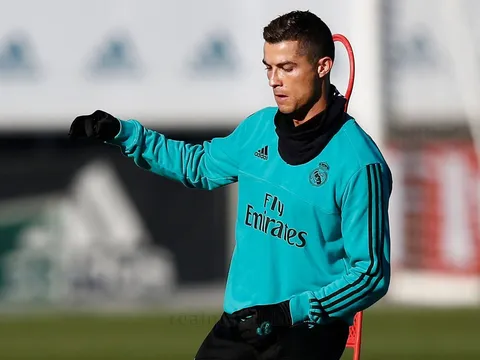 Ronaldo trở lại tập luyện, đập tan tin đồn vắng trận El Classico