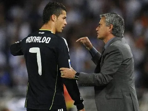 Ronaldo và Mourinho đã từng "chiến tranh lạnh" như thế nào?