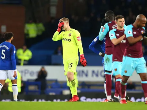 Rooney lập hat-trick, biến Joe Hart làm nền cho siêu phẩm giữa sân