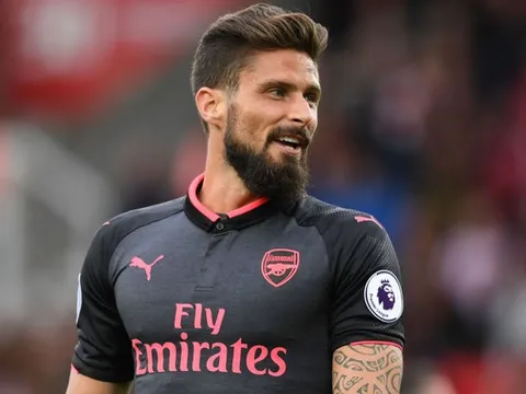 Rooney mời gọi Giroud về Everton đá cặp cùng
