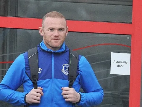 Rooney và đồng đội có mặt ở London, chờ chiến Chelsea