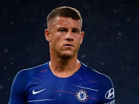 Sao Chelsea tiết lộ sốc về cách thích nghi với Sarri-ball