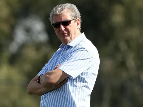 Roy Hodgson qua mặt Wenger, trở thành kỷ lục gia ở Ngoại hạng Anh