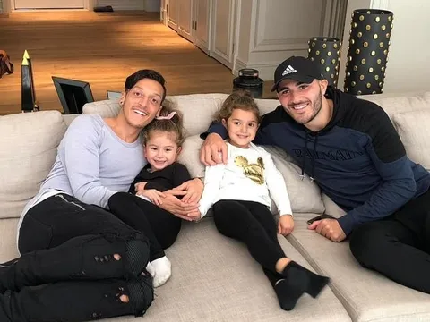 Đây, vai trò mới của Ozil khi không khoác áo Arsenal