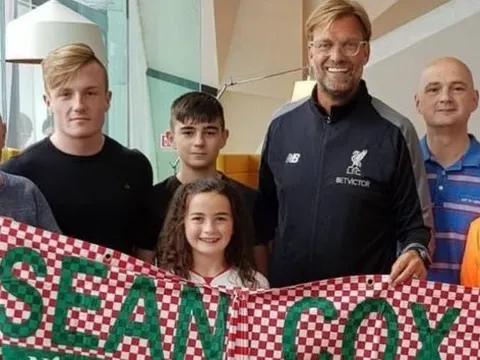 HLV Jurgen Klopp ghi điểm với CĐV bằng hành động này
