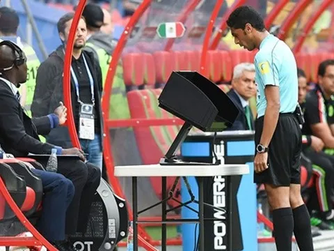 VAR chuẩn bị 'đặt chân' đến Premier League