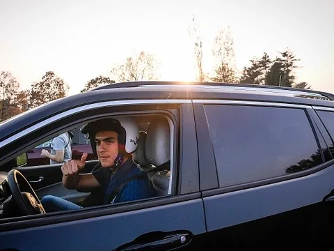 Rủ nhau 'đua xe' Jeep, Juventus sẵn sàng trở lại đường đua Serie A