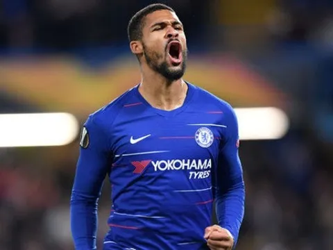 Sao trẻ rực sáng, fan Chelsea đòi thay cả Giroud và Morata