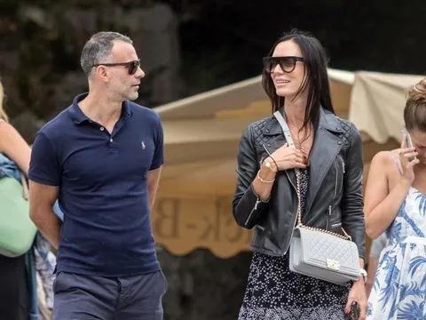 Ryan Giggs công khai bạn gái mới bốc lửa